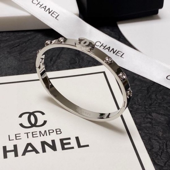 2025SS ブレスレット CHANEL シャネル コーデの主役にぴったりの逸品