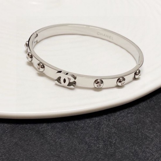 2025SS ブレスレット CHANEL シャネル コーデの主役にぴったりの逸品