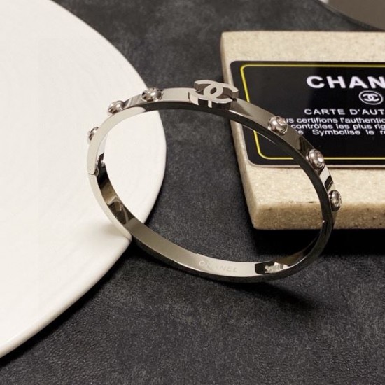 2025SS ブレスレット CHANEL シャネル コーデの主役にぴったりの逸品