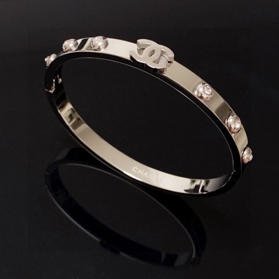 2025SS ブレスレット CHANEL シャネル コーデの主役にぴったりの逸品