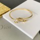 2025SS ブレスレット DIOR ディオール 女性らしさを引き立てる繊細デザイン