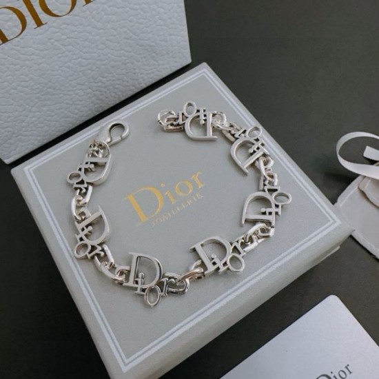 2025SS ブレスレット DIOR ディオール トレンド感満載の注目アクセ