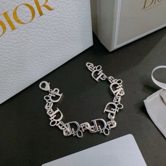 2025SS ブレスレット DIOR ディオール トレンド感満載の注目アクセ