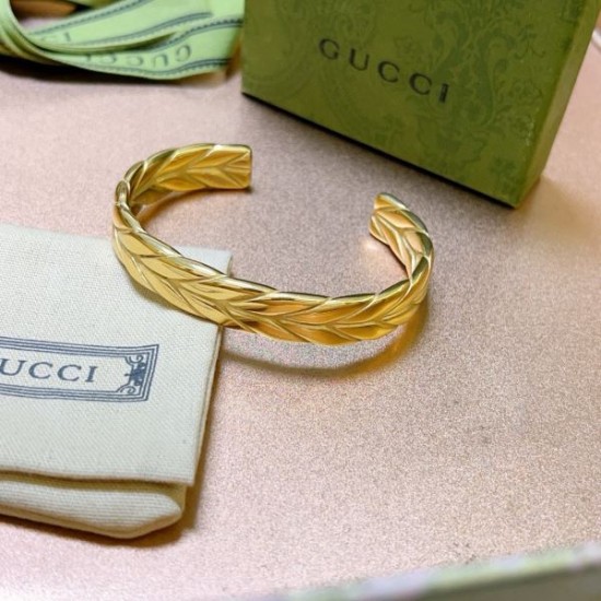 2025SS ブレスレット GUCCI グッチ カジュアルにも映える高級感