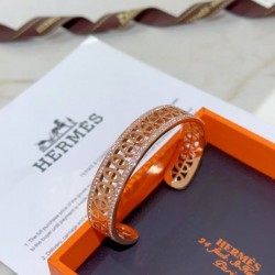 2025SS ブレスレット HERMES エルメス 気品あふれるクラシックスタイル