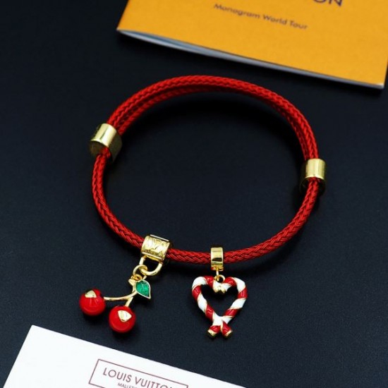 2025SS ブレスレット LOUIS VUITTON ルイヴィトン 手元を華やかに彩る注目アクセ