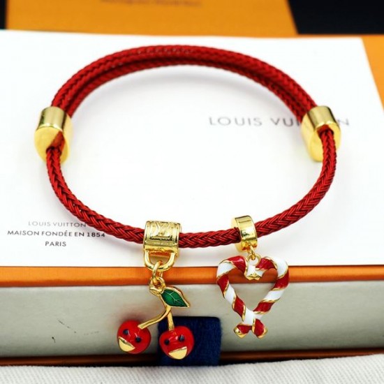 2025SS ブレスレット LOUIS VUITTON ルイヴィトン 手元を華やかに彩る注目アクセ