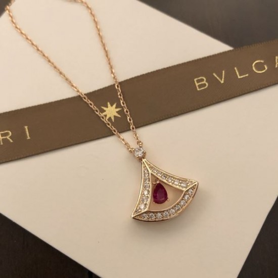 2025SS ネックレス BVLGARI ブルガリ 華やかデザインの大人ジュエリー