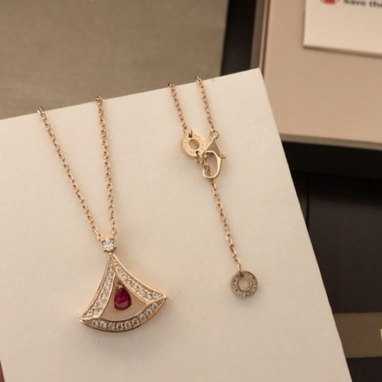 2025SS ネックレス BVLGARI ブルガリ 華やかデザインの大人ジュエリー