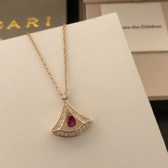 2025SS ネックレス BVLGARI ブルガリ 華やかデザインの大人ジュエリー