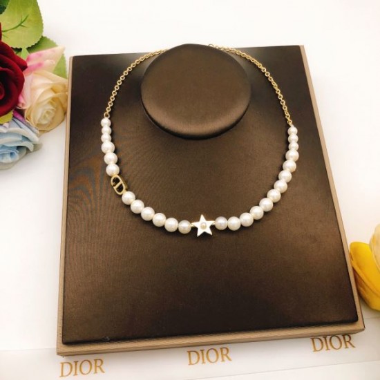 2025SS ネックレス DIOR ディオール 女性らしさ際立つエレガントスタイル