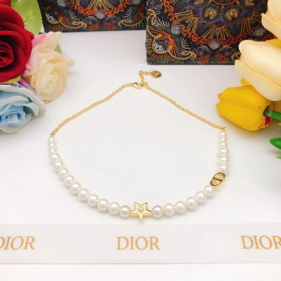 2025SS ネックレス DIOR ディオール 女性らしさ際立つエレガントスタイル