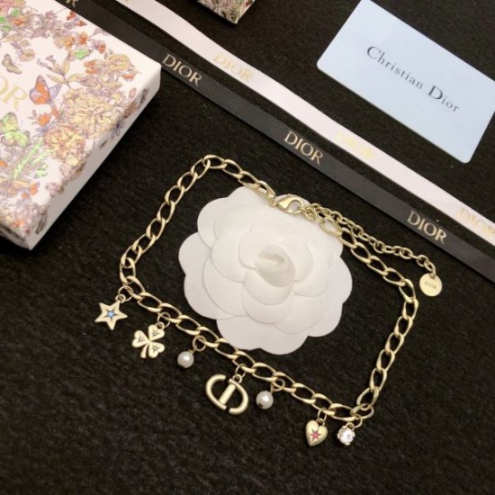 2025SS ネックレス DIOR ディオール パール＆ロゴが映える注目アイテム