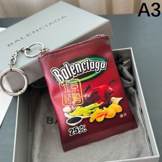 2025SS キーホルダー BALENCIAGA バレンシアガ 夏のお洒落に使えるトレンドスタイル