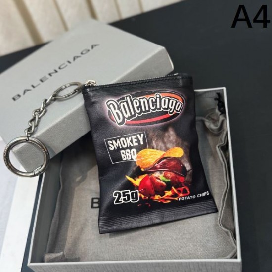 2025SS キーホルダー BALENCIAGA バレンシアガ 夏のお洒落に使えるトレンドスタイル