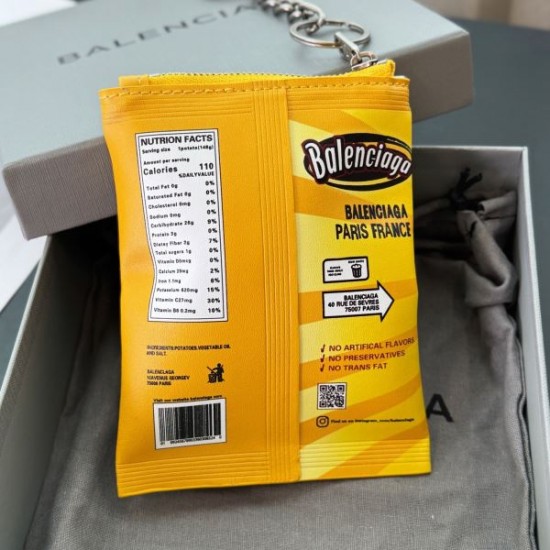 2025SS キーホルダー BALENCIAGA バレンシアガ 夏のお洒落に使えるトレンドスタイル