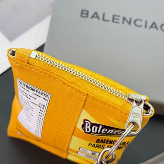 2025SS キーホルダー BALENCIAGA バレンシアガ 夏のお洒落に使えるトレンドスタイル
