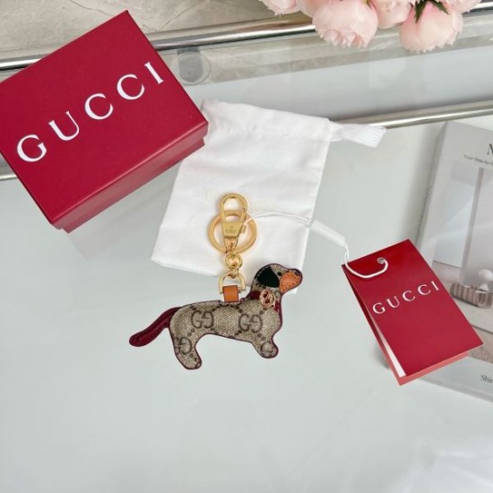 2025SS キーホルダー GUCCI グッチ 夏のおでかけにぴったりな定番人気アイテム