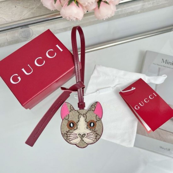 2025SS キーホルダー GUCCI グッチ 季節の変わり目にも活躍する万能キーホルダー