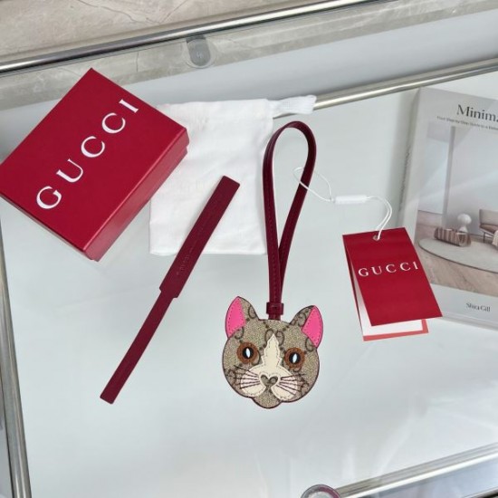 2025SS キーホルダー GUCCI グッチ 季節の変わり目にも活躍する万能キーホルダー