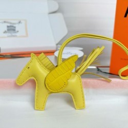 2025SS キーホルダー HERMES エルメス 夏の視線を集める洗練された新作デザイン