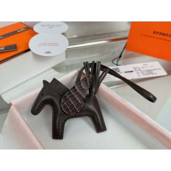 2025SS キーホルダー HERMES エルメス 夏の視線を集める洗練された新作デザイン