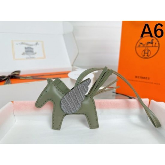 2025SS キーホルダー HERMES エルメス 夢中になるトレンド感満載の夏季新作登場