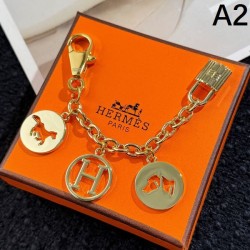 2025SS キーホルダー HERMES エルメス 著名人・セレブ愛用の注目アイテム