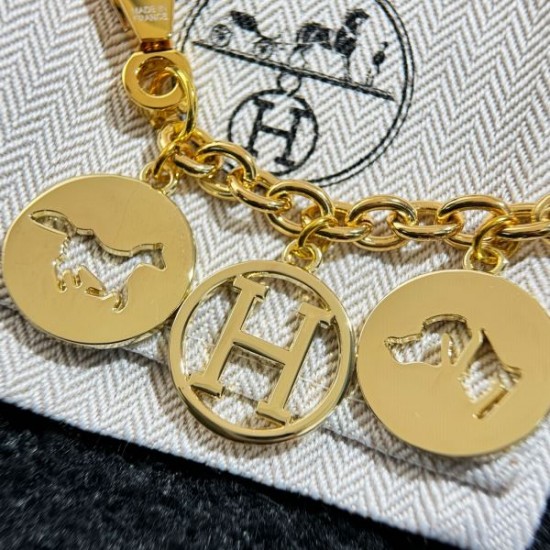 2025SS キーホルダー HERMES エルメス 著名人・セレブ愛用の注目アイテム