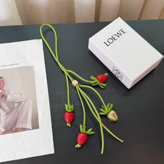 2025SS キーホルダー LOEWE ロエベ クリスマスギフトにも最適な上質アイテム