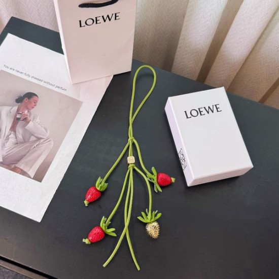 2025SS キーホルダー LOEWE ロエベ クリスマスギフトにも最適な上質アイテム