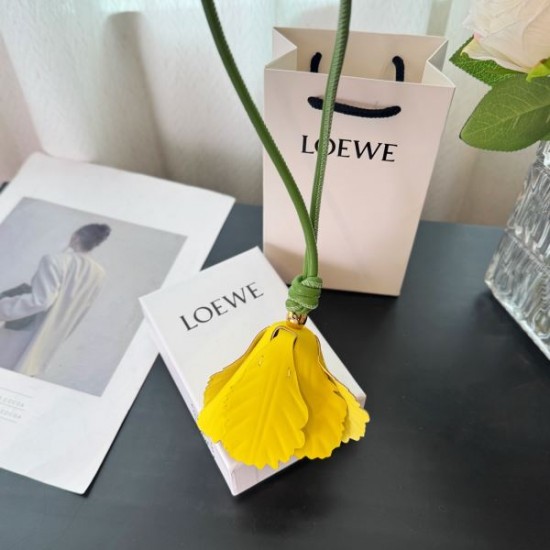 2025SS キーホルダー LOEWE ロエベ デイリーユースに最適な万能アイテム