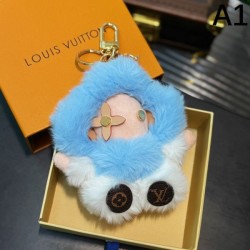 2025SS キーホルダー LOUIS VUITTON ルイヴィトン 着こなし簡単！万能コーデアイテム