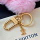 2025SS キーホルダー LOUIS VUITTON ルイヴィトン 着こなし簡単！万能コーデアイテム