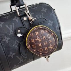 2025SS キーホルダー LOUIS VUITTON ルイヴィトン 春夏新作コレクションから登場
