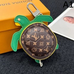 2025SS キーホルダー LOUIS VUITTON ルイヴィトン 春夏新作コレクションから登場