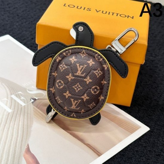 2025SS キーホルダー LOUIS VUITTON ルイヴィトン 春夏新作コレクションから登場