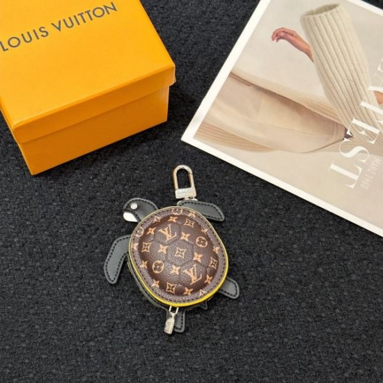 2025SS キーホルダー LOUIS VUITTON ルイヴィトン 春夏新作コレクションから登場
