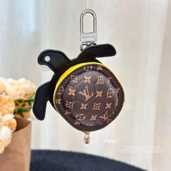 2025SS キーホルダー LOUIS VUITTON ルイヴィトン 春夏新作コレクションから登場