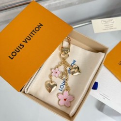 2025SS キーホルダー LOUIS VUITTON ルイヴィトン 絶大な人気を誇る春夏新作