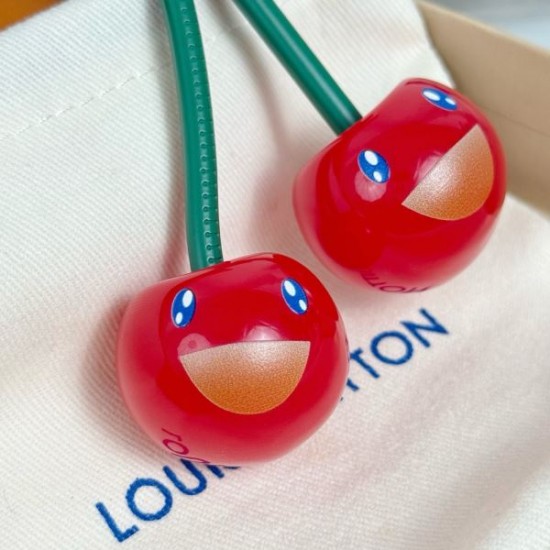 2025SS キーホルダー LOUIS VUITTON ルイヴィトン 今シーズンも注目のラグジュアリーブランド