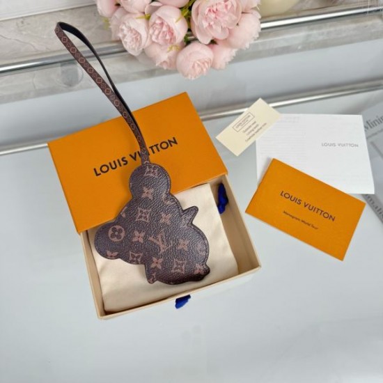 2025SS キーホルダー LOUIS VUITTON ルイヴィトン 存在感たっぷりの話題アイテム