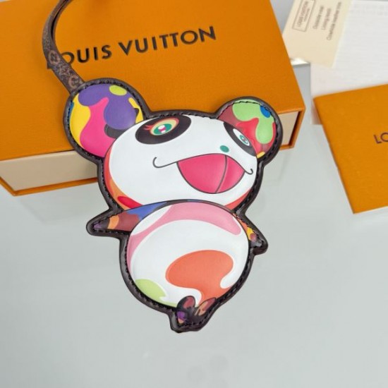 2025SS キーホルダー LOUIS VUITTON ルイヴィトン 存在感たっぷりの話題アイテム