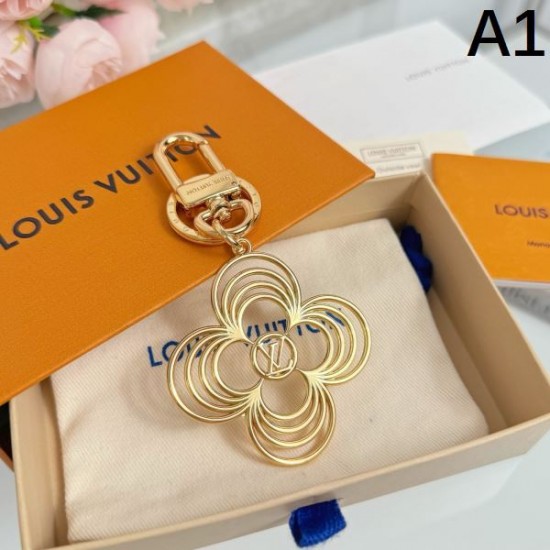 2025SS キーホルダー LOUIS VUITTON ルイヴィトン お洒落さん支持率No.1の新作