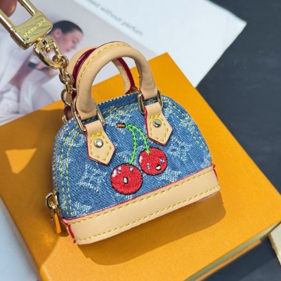 2025SS キーホルダー LOUIS VUITTON ルイヴィトン 定番人気のストリートスタイルに最適