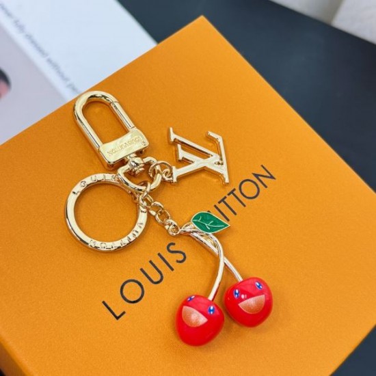 2025SS キーホルダー LOUIS VUITTON ルイヴィトン 夏に映える目を引くトレンドデザイン