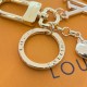 2025SS キーホルダー LOUIS VUITTON ルイヴィトン 夏に映える目を引くトレンドデザイン