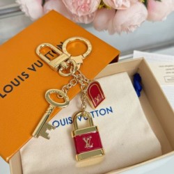 2025SS キーホルダー LOUIS VUITTON ルイヴィトン 話題沸騰中！夢中になる新作が続々