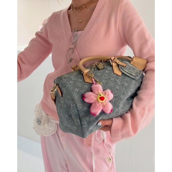 2025SS キーホルダー LOUIS VUITTON ルイヴィトン 著名人・セレブも注目のラグジュアリー小物