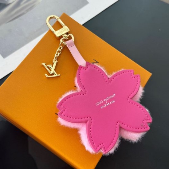 2025SS キーホルダー LOUIS VUITTON ルイヴィトン 著名人・セレブも注目のラグジュアリー小物